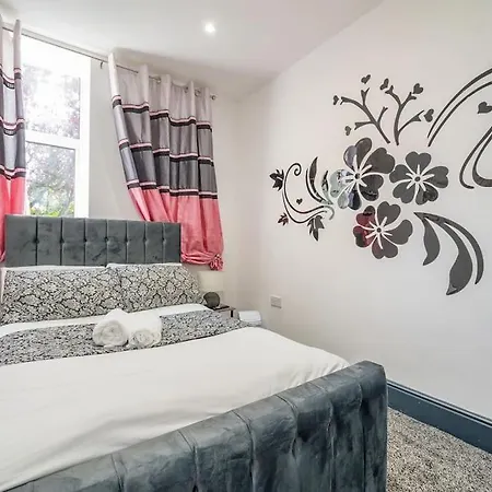 アパート -f19gh- For Relaxed & Cosy Stay,free Parking,wifi リーズ