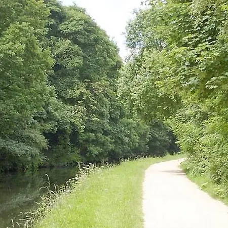 -f19gh- For Relaxed & Cosy Stay,free Parking,wifi Leeds (West Yorkshire)