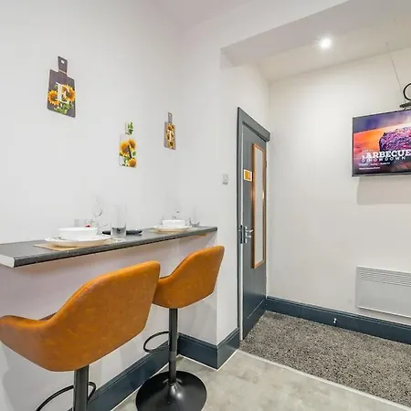F19Gh - Stylish Ground Floor Apartment In Leeds