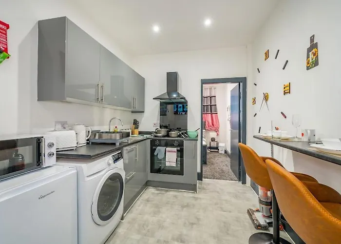 -f19gh- For Relaxed & Cosy Stay,free Parking,wifi *